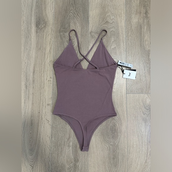 TNA - 90s Malibu crossback bodysuit - Picture 2 of 3